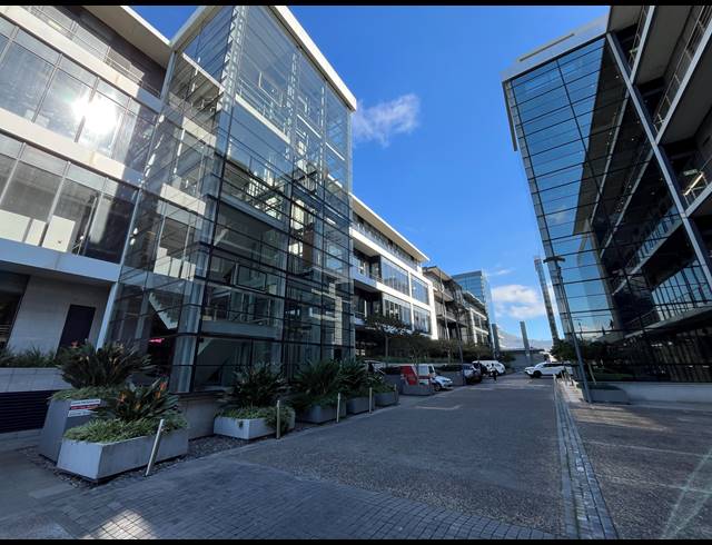 236M² OFFICE TO LET IN WOODSTOCK